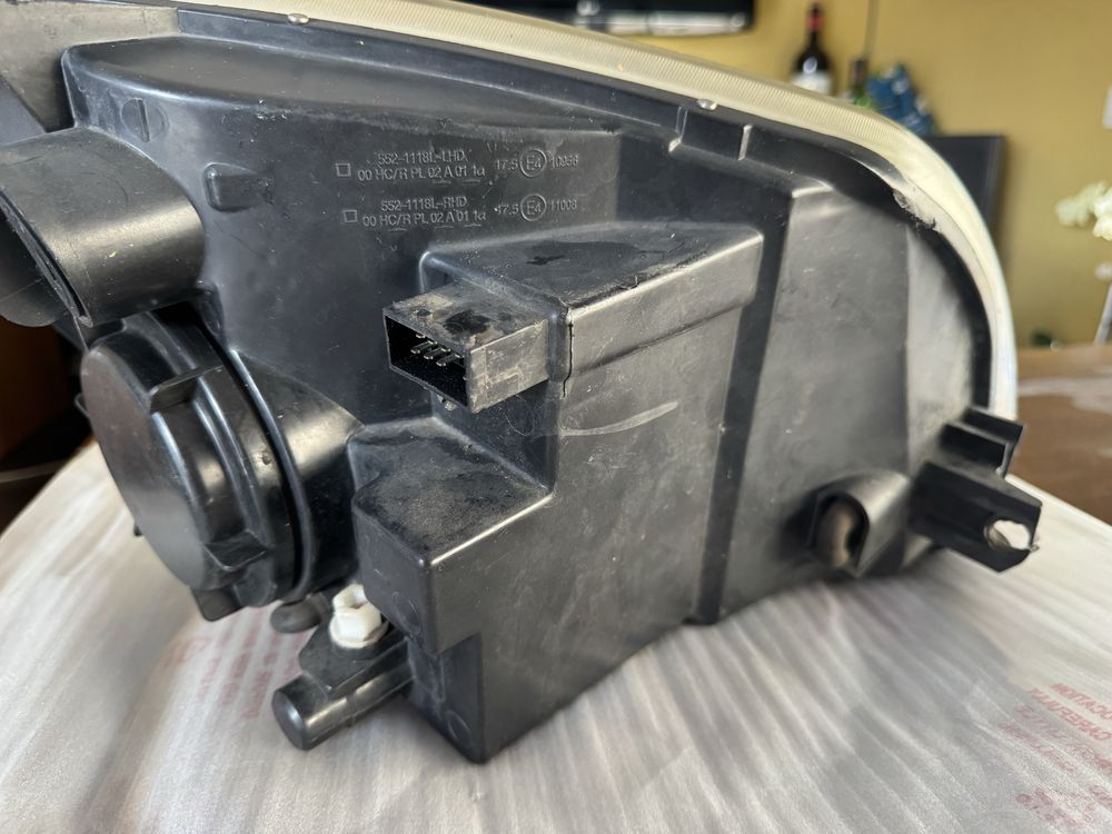 Farol Esquerdo peugeot Partner 02-08