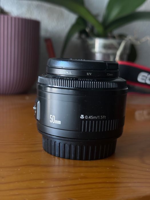 Продаю фотоаппарат Canon EOS 7D + объектив 50mm + аксессуары