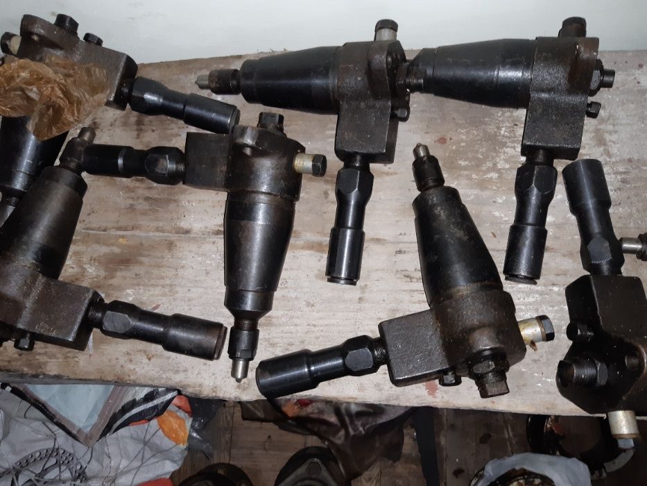 Для двигателя ДР30/50-форсунка в сборе(21-068-002)