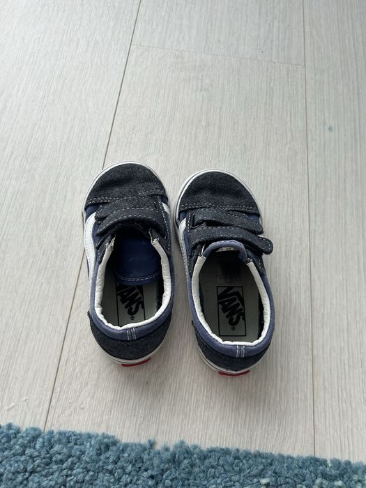 Vans azuis escuros n24