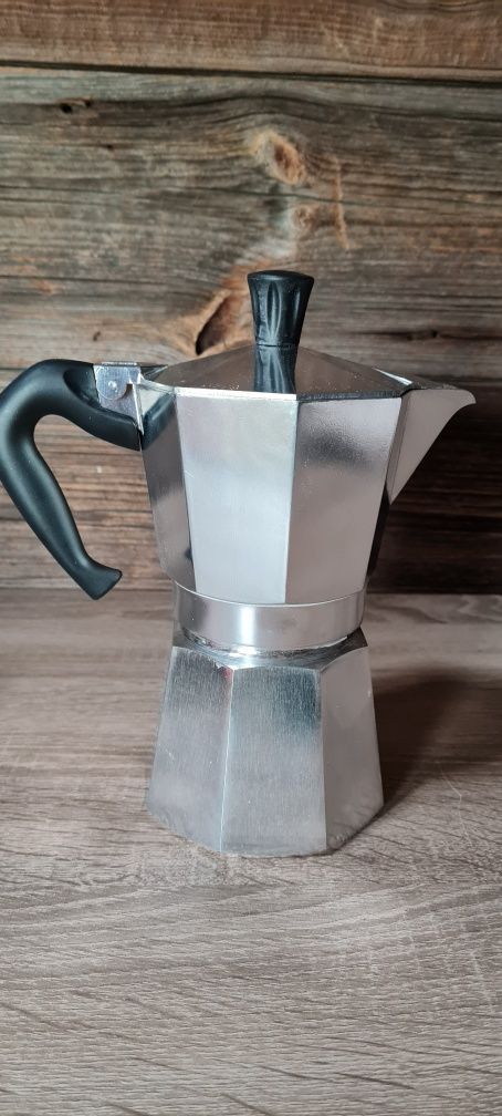 Bialetti kawiarka Moka Express 6tz NOWA