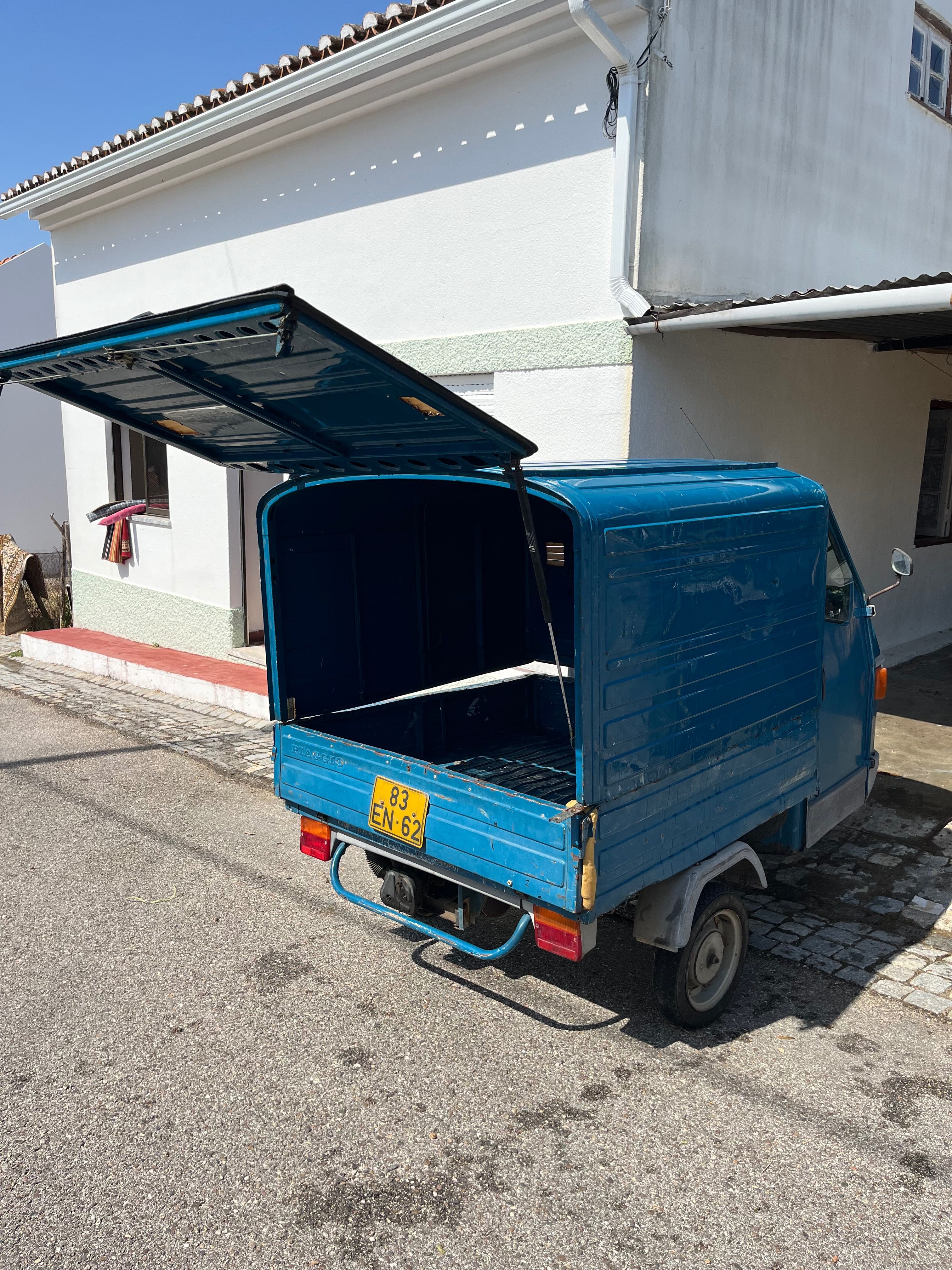 Piagio Ape 50 para restaurar