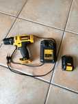 Sprzedam wkrętarkę DeWalt 10.8