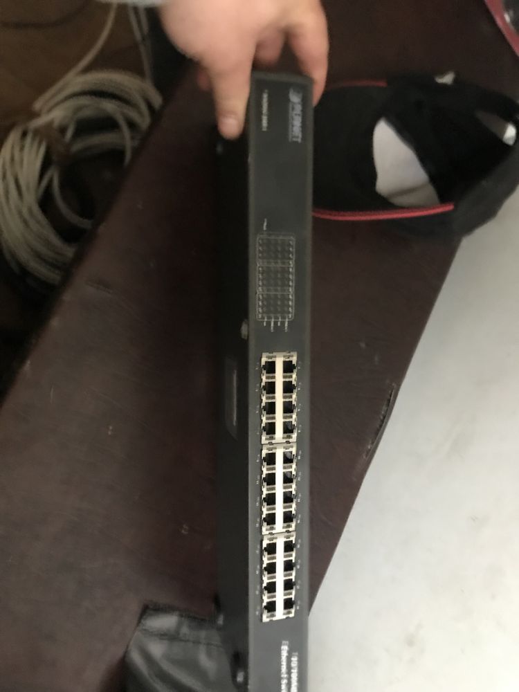 Продам планет комутатор fmsw 2401