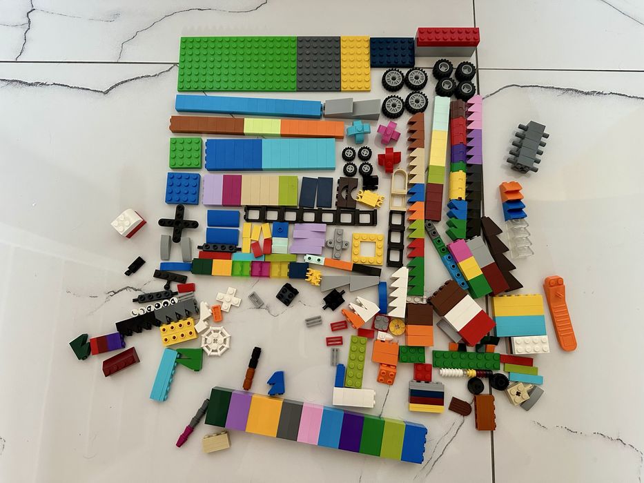Duży zestaw klocków z pojemnikiem Lego Classic 10696 / 484 elementy