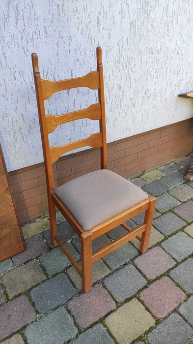 Komplet mebli drewnianych kredens stół krzesła