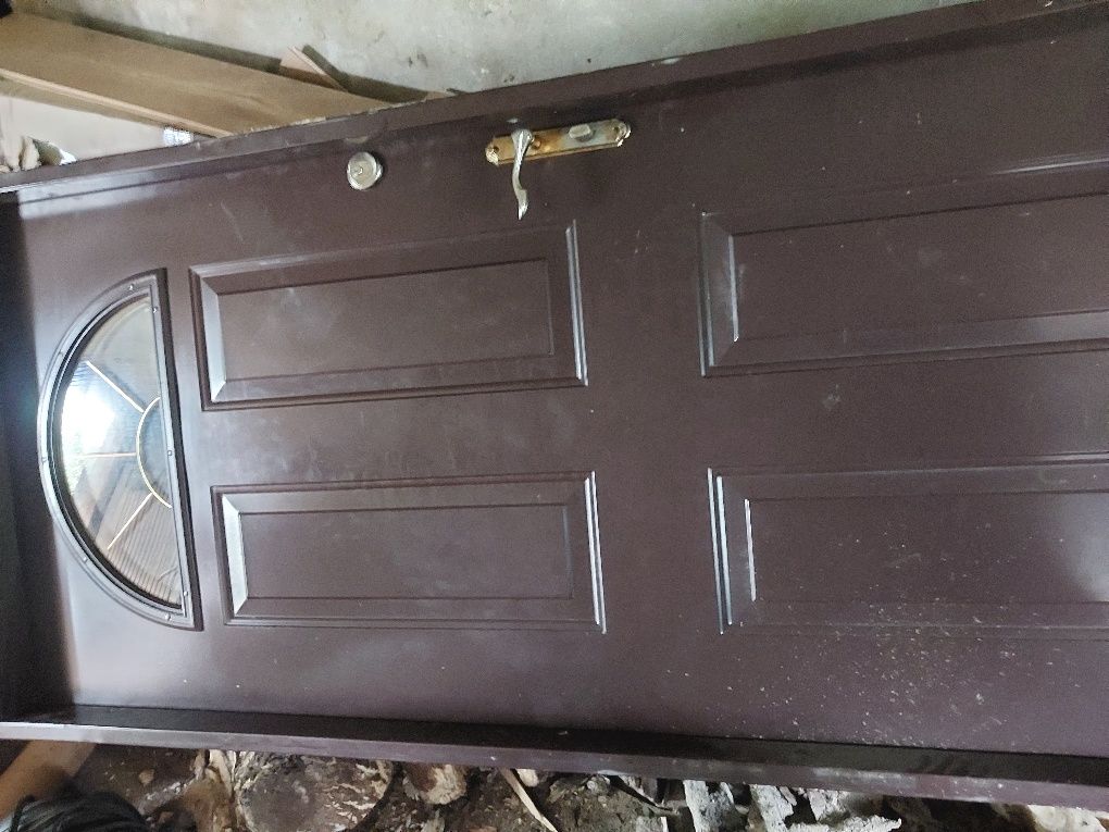 Drzwi z futryną metalowe w bardzo dobrym stanie