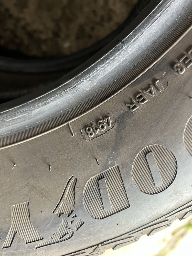 Шини Goodyear 215/65/17 дві пари однакового розміру