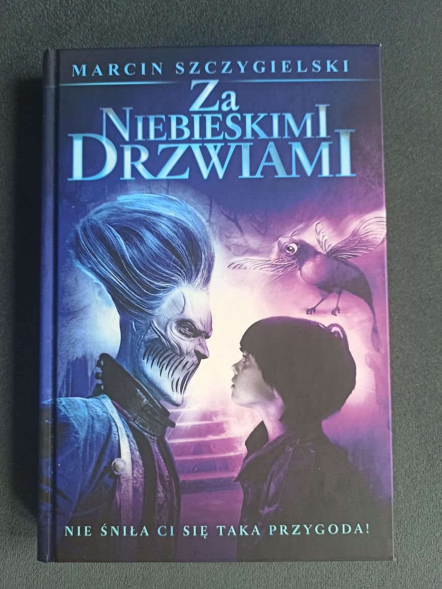 Za niebieskimi drzwiami