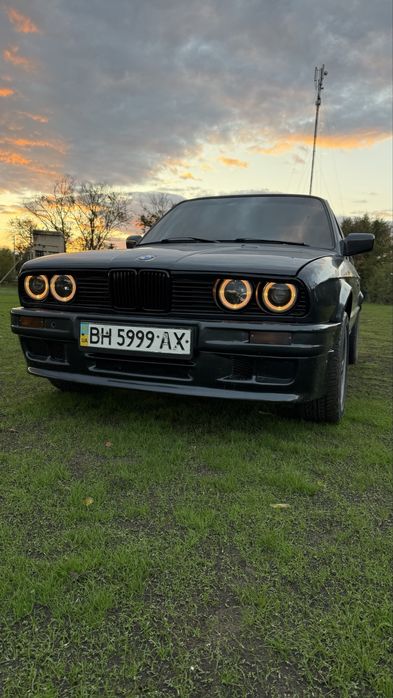 Продам машину е30