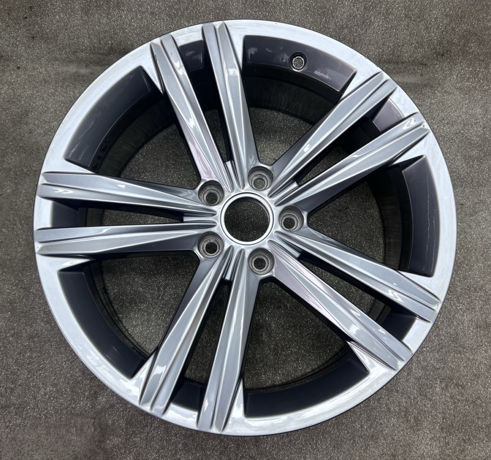 Диск 1шт R18 5 112 et40 J8 Оригінал VW Arteon Passat B8 tiguan Sebring