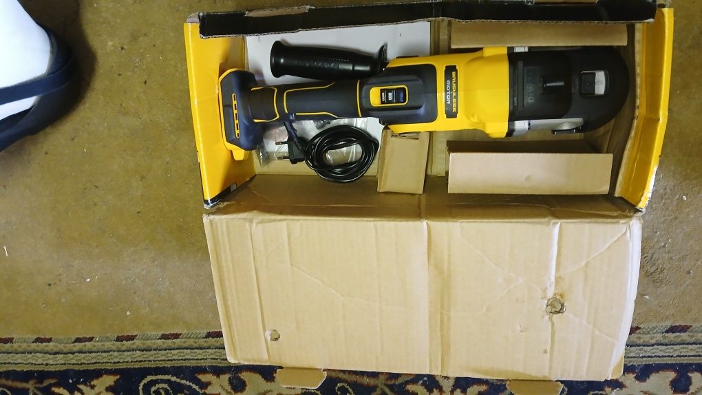 2 Polidoras Dewalt