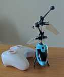 Nowy helikopter zdalnie sterowany. Dron zabawkowy, RC.