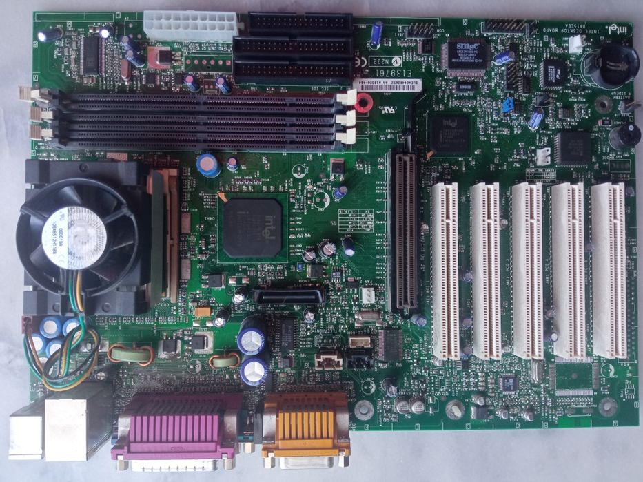 Материнская плата Gigabyte GA-7VT600-L DDR ATX и D815EEA2 / D815EPEA2