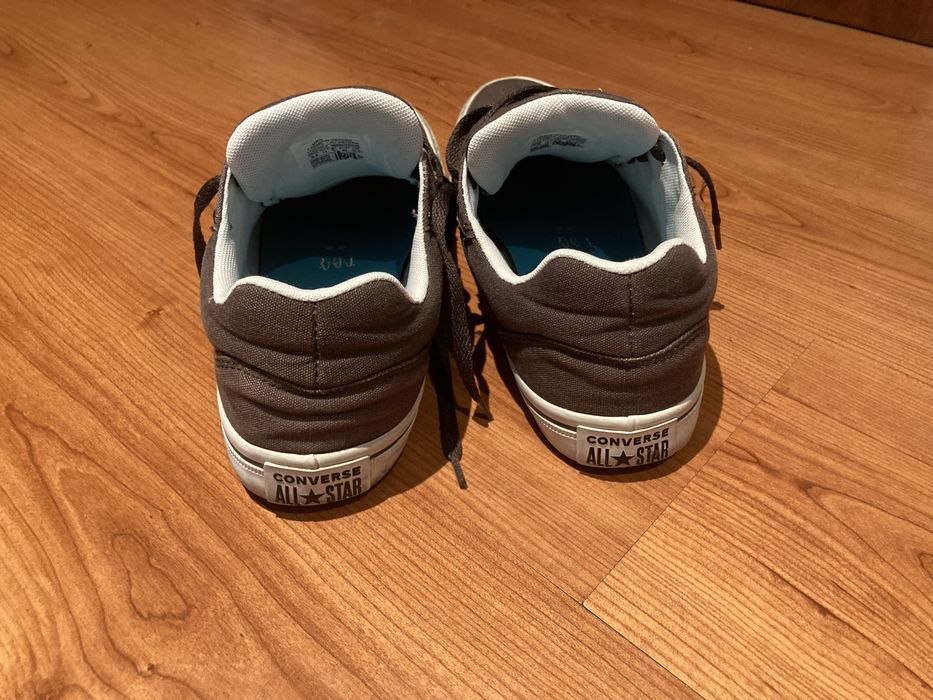 Ténis Tomy Hilfiger outro Converse