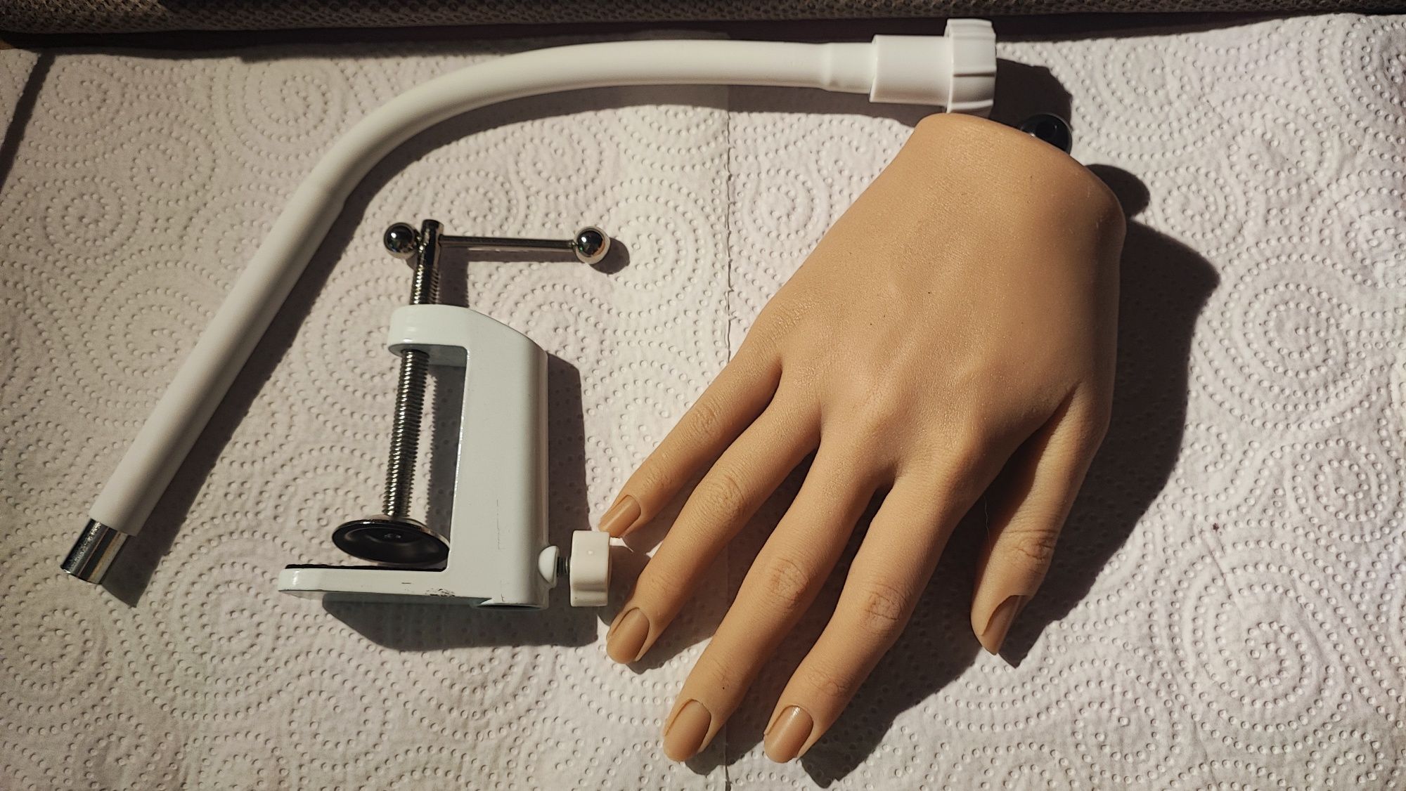 Mão de silicone para treino de manicure