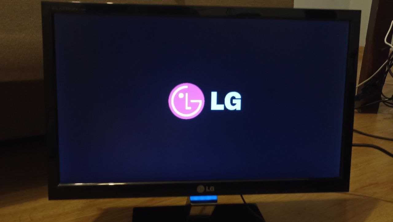Monitor LG Flatron E1960S-PN LED 60hz | Stan Ideal | Przeczytaj Opis