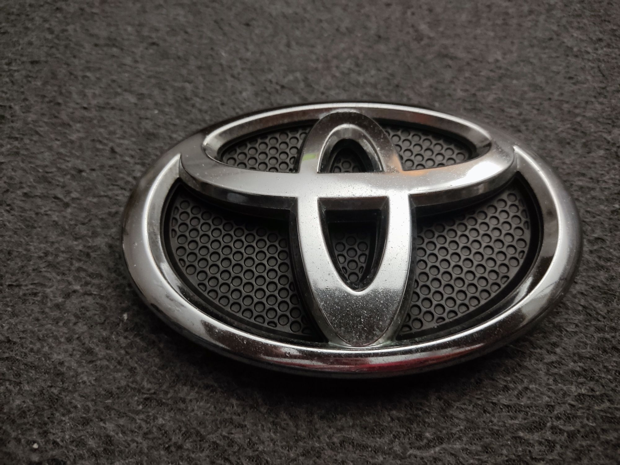 Logo znaczek Toyota Avensis T25