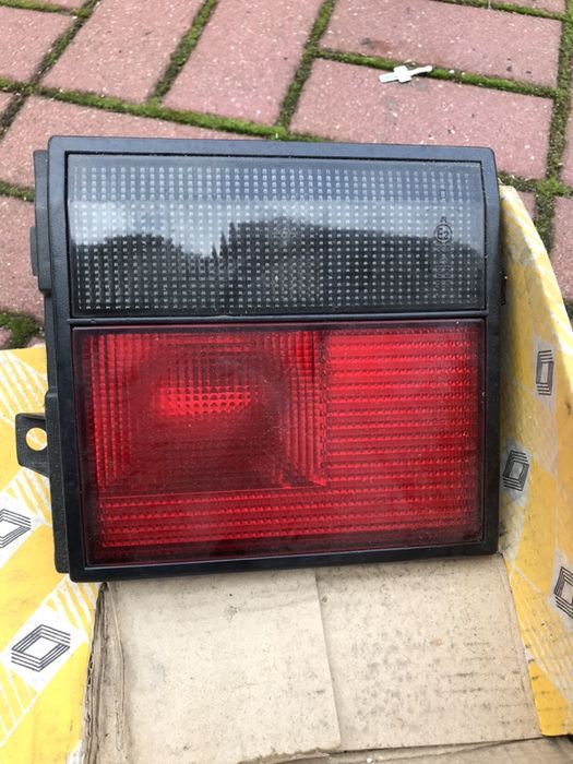 Lampa tylna Renault 21, R21 oryginalna. Nowa.