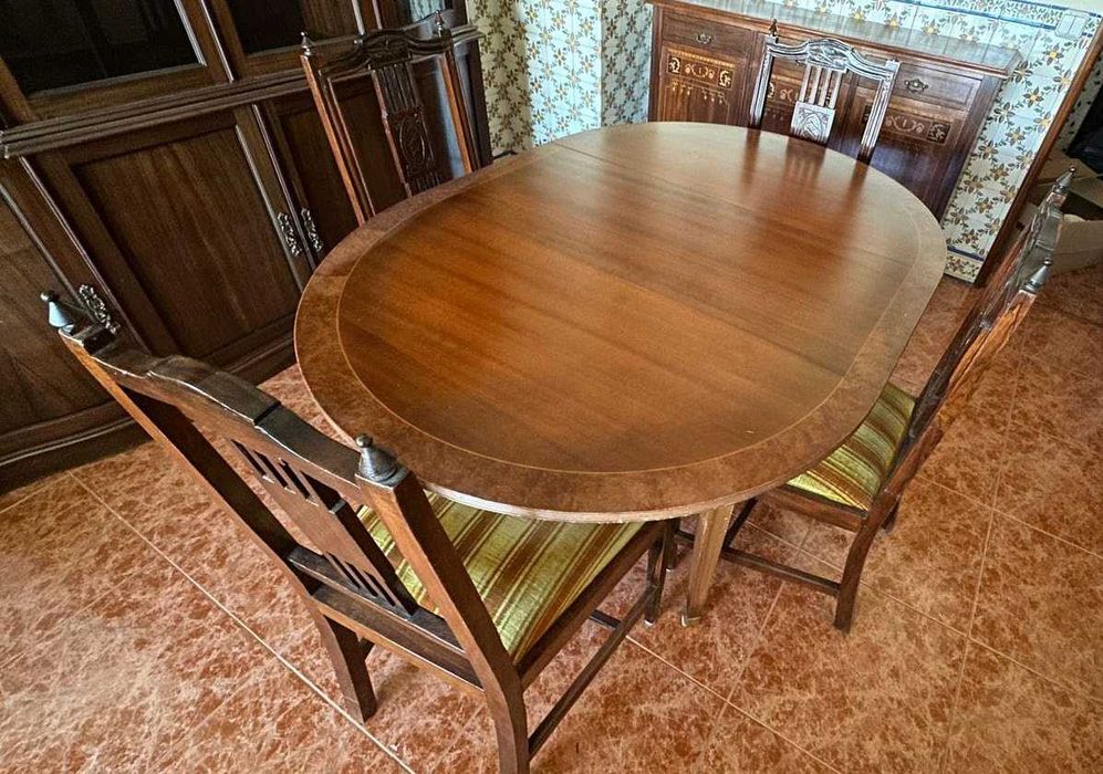 Conjunto de mesa redonda de jantar extensível antiga