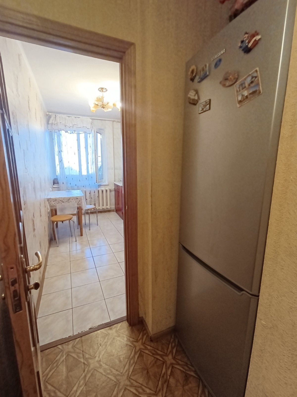 Оренда кімнати для дівчини оплата за 1 місяць