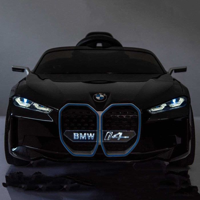 Auto BMW I4 Na Akumulator  z napędem 4x4