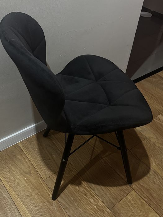 4 krzesla skandynawksie