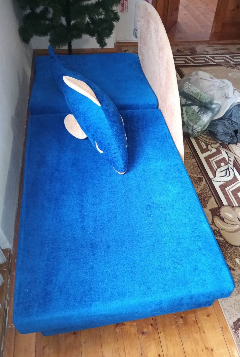Диван ,  Дельфін