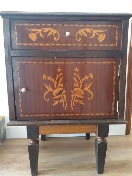 Mesinha cabeceira vintage