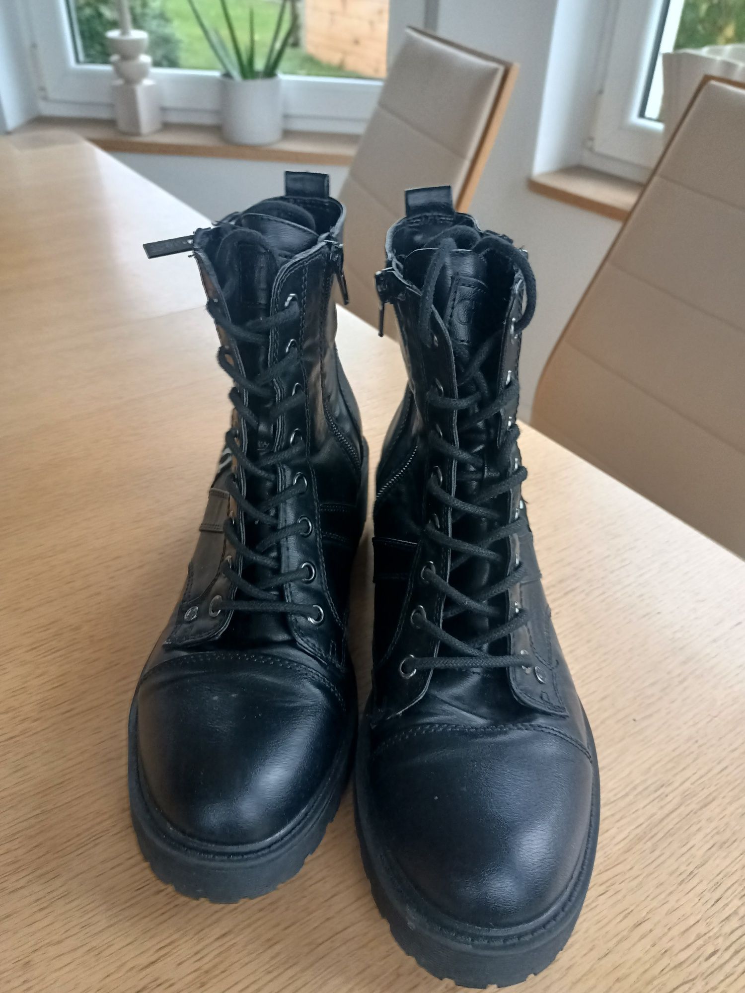 Buty trapery Guess -41 jak nowe