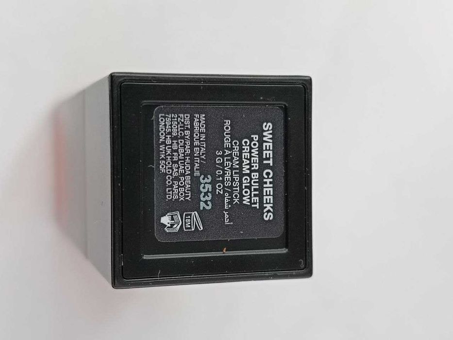 Помада для губ huda beauty power bullet cream glow  sweet cheeks