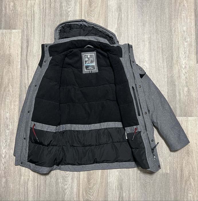 Продам жіночу зимову куртку Whstroma оригінал