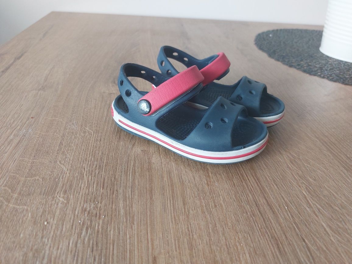 Sandałki crocs c6