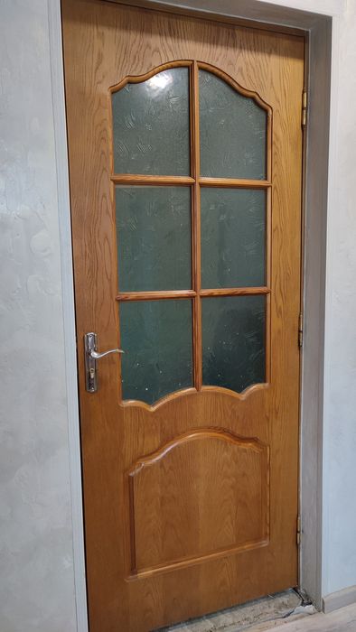 Міжкімнатні двері зі шпону