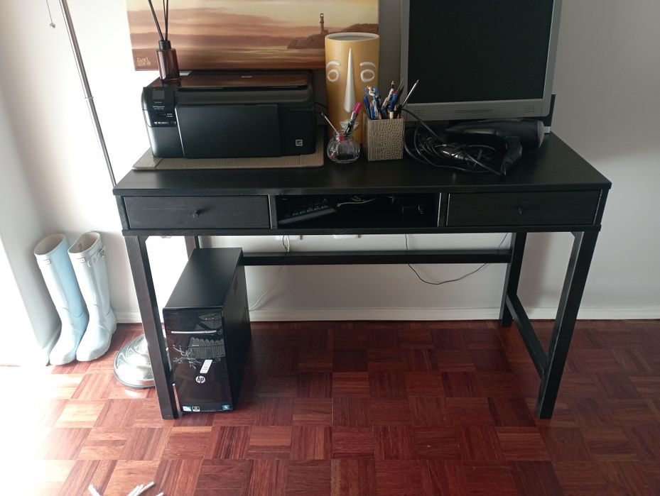 Mesa de escritório preta IKEA