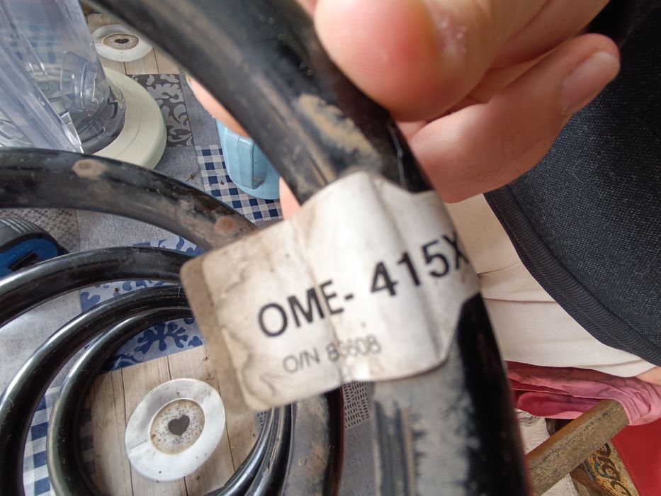 Molas OLD MAN EMU OME 2415 + 2413