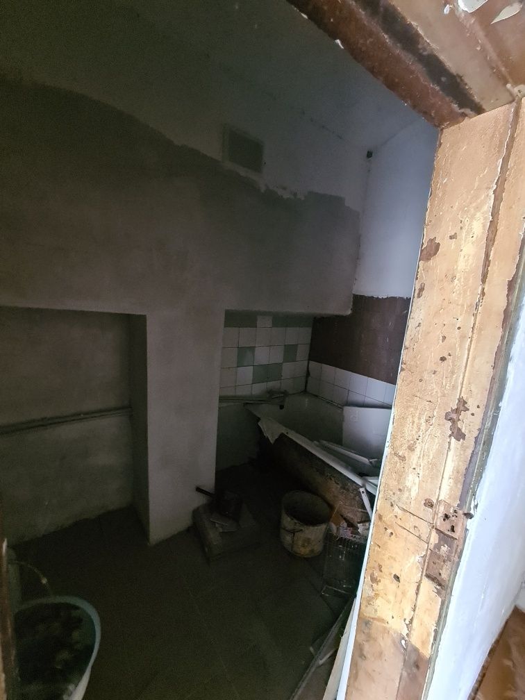 ПРОДАМ КВАРТИРУ от ХОЗЯИНА ул. Соборная площадь (дворовая,под ремонт)
