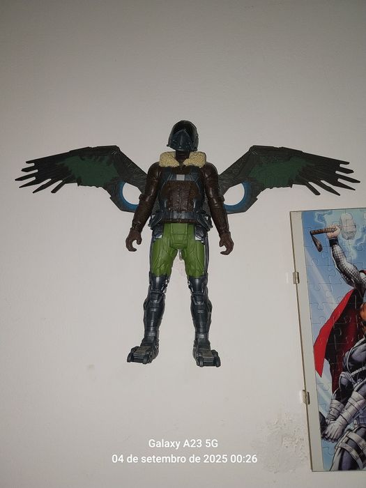 Figuras de 30cm de varios personagens de fantasia