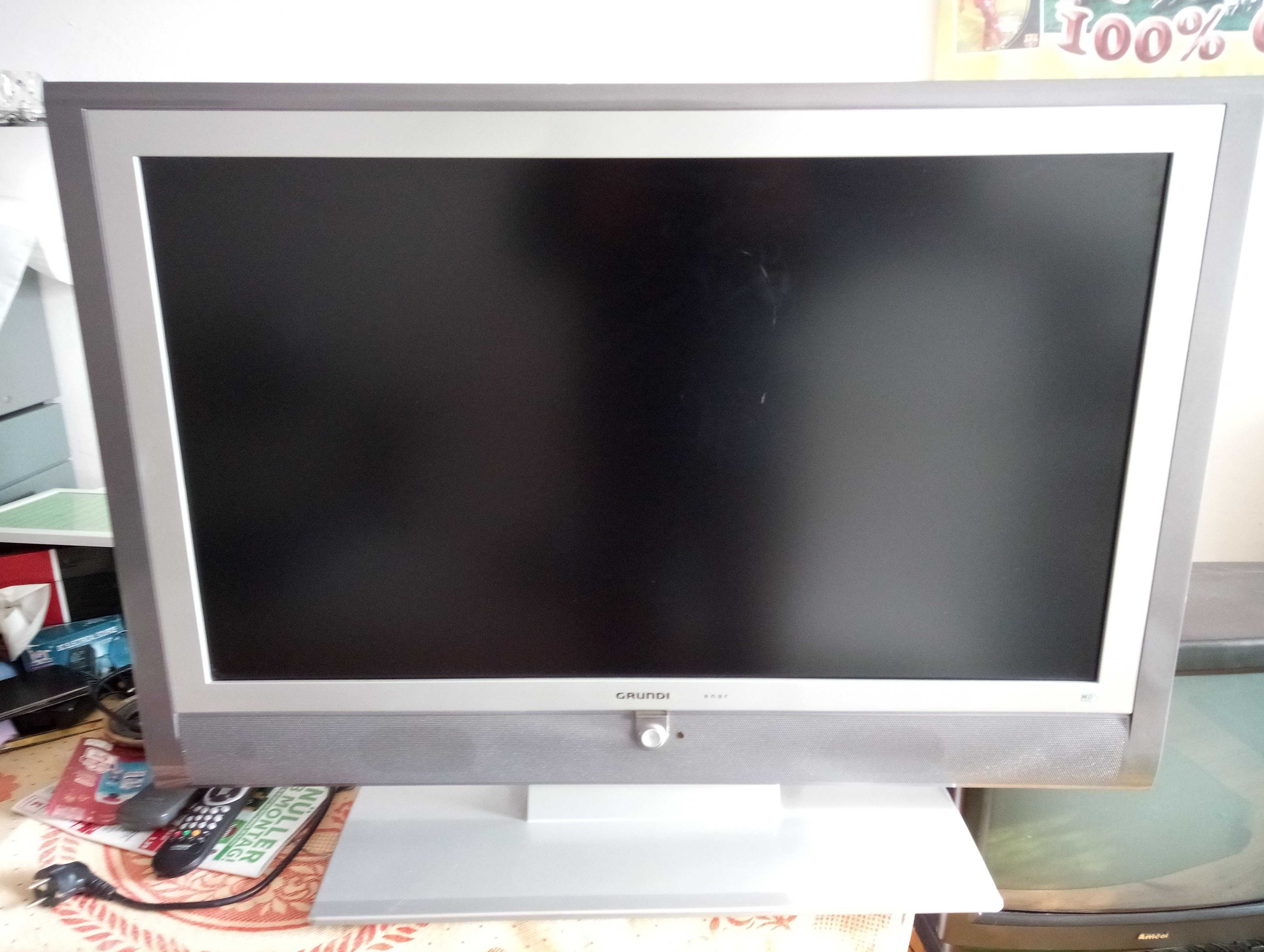 Телевизор Grundig  37" FHD USB