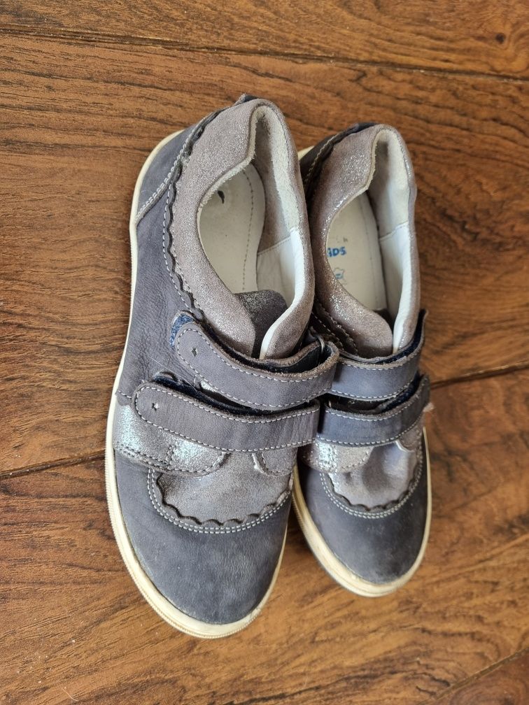 Buty dziewczęce  rozm. 32