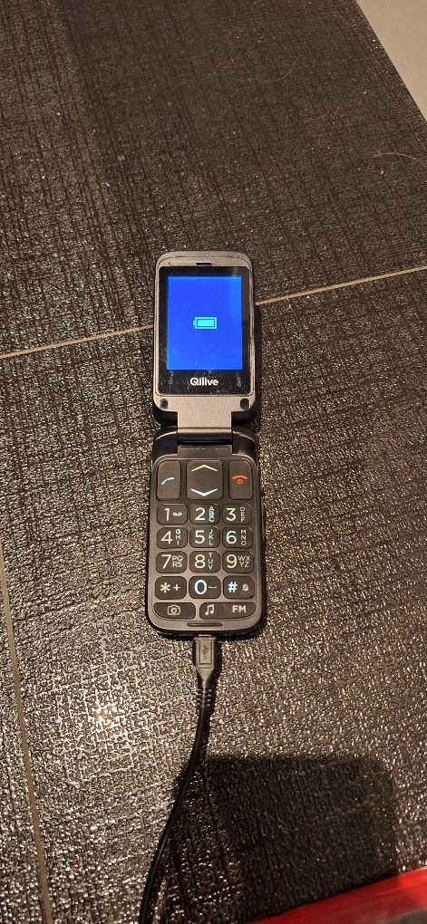 Telefon Qlive FP2406 z Stacja Ładowania
