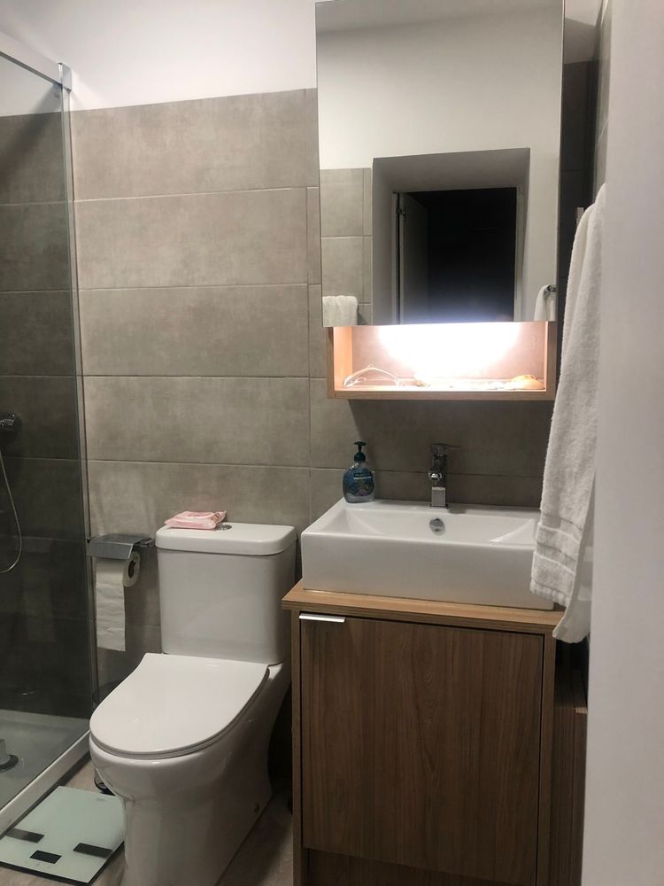 Quarto com WC - Santo Antonio Caparica