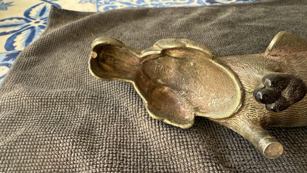 Cinzeiro decorativo em ferro