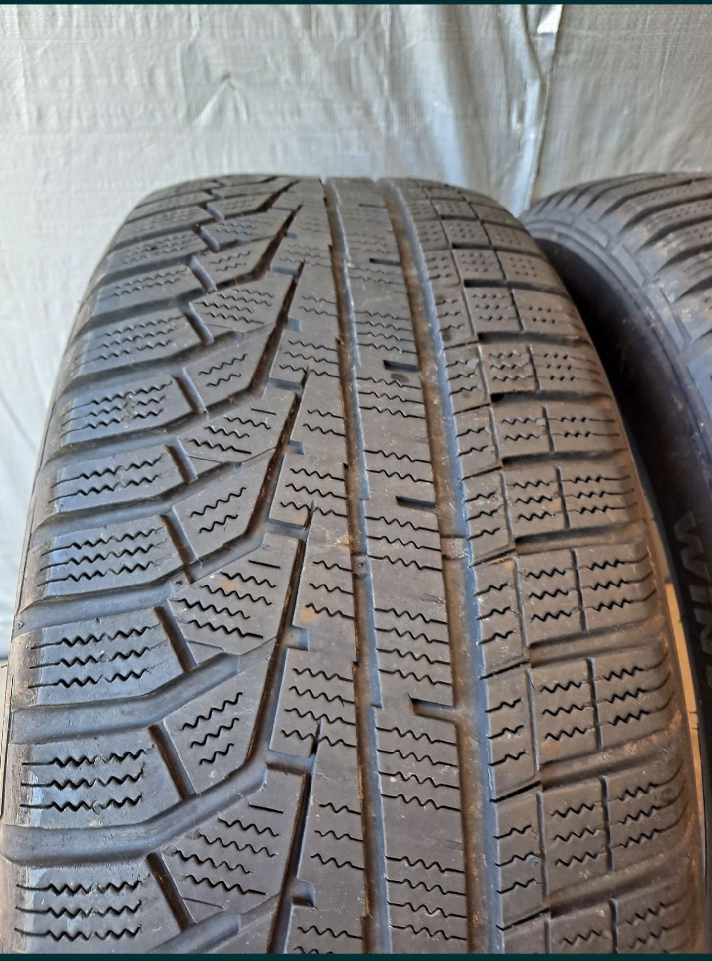 Opony zimowe 215/60/17 Hankook Para