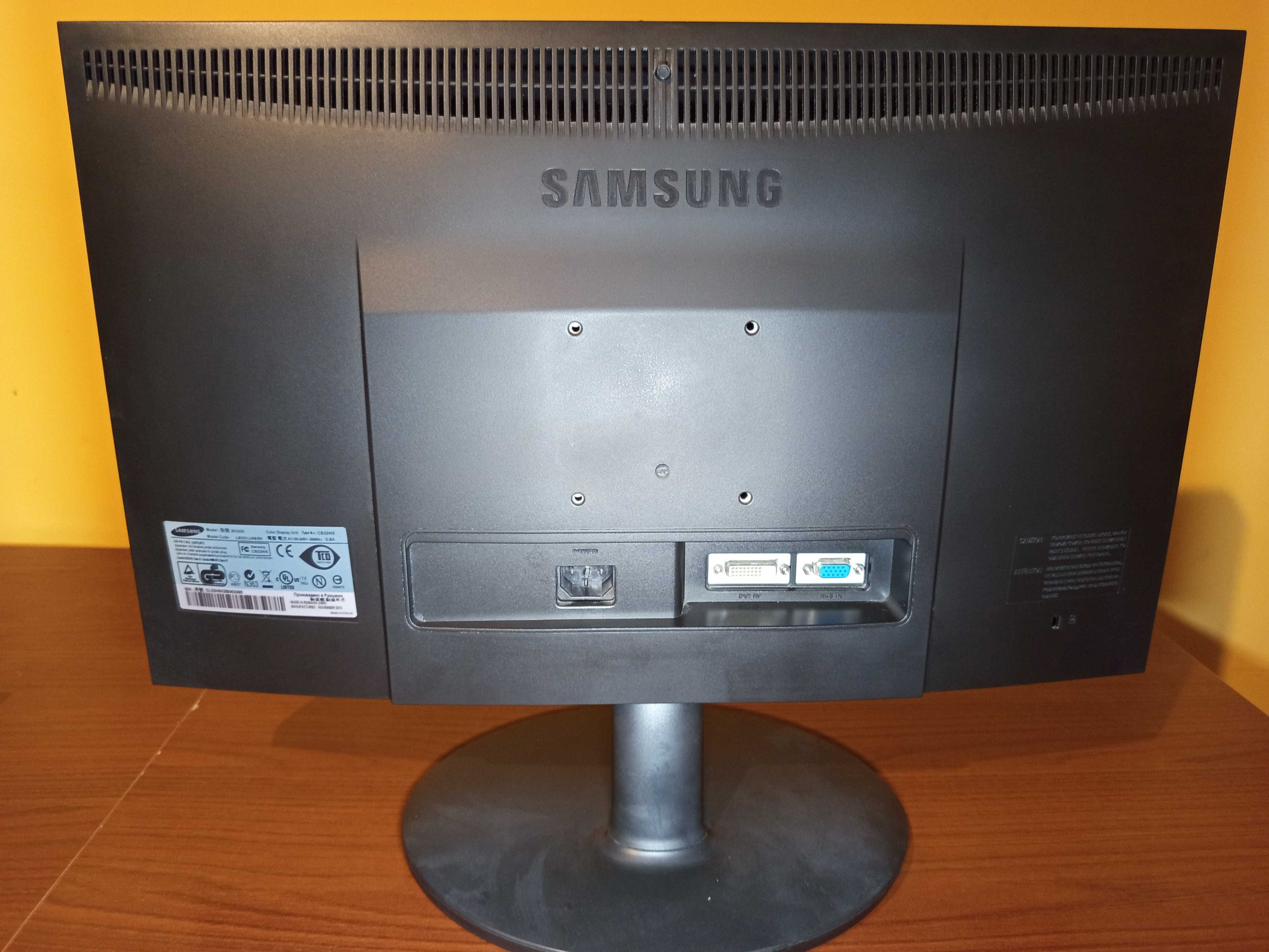 Komputer stacjonarny HP z Monitorem Samsung 22"