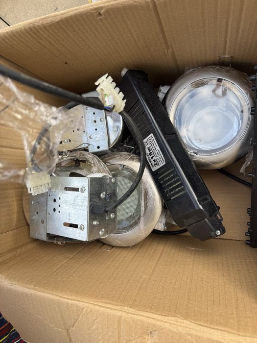 Focos 6 de teto de teto em bom estado