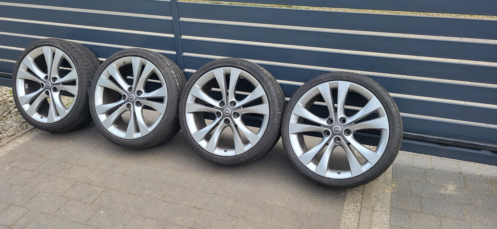 Felgi 20" wraz z oponami Opel Insignia