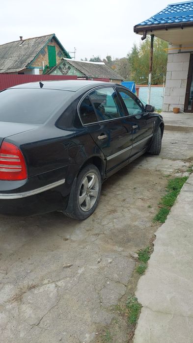 В продажі шкода суперб