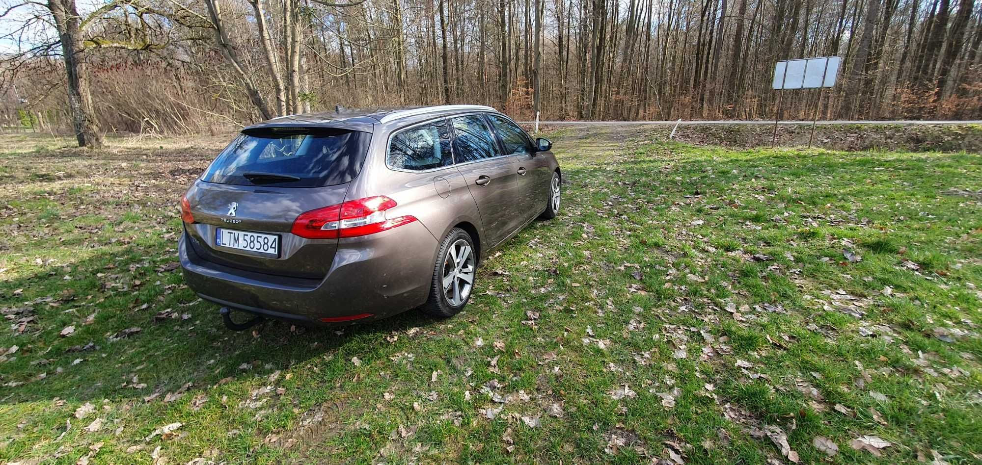 PEUGEOT 308/2015r/Ledy/Kamera/Nawigacja/Benzyna/130km/Hak