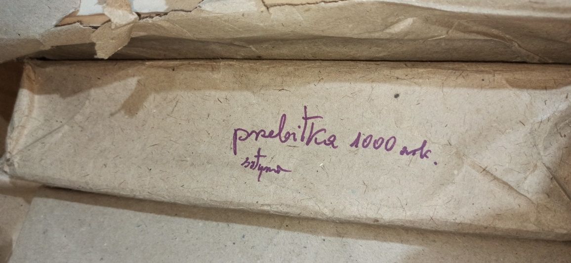 Stary papier przebitkowy